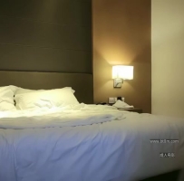 爱笑可爱小美女，极品身材69上位后入猛操，啪完一起洗澡