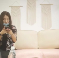 （第一炮）今晚约了个少妇TP啪啪，沙发上操近距离特写摸逼口交，上位骑坐快速抽插