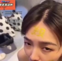→→ 高颜值美女王珞菲被金主调教滴蜡喝尿吃精母狗玩法口交后入视频曝光流出！