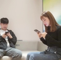 3000网约高颜值外围小姐姐，清新女神蜂腰翘臀白嫩美肤