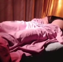 老中医SPA，美臀少妇，我就是在外面蹭蹭不进去