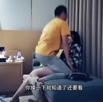 格子衬衣丰满妹，温润娇憨萝莉音