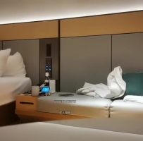 大胸纹身美女，侧入啪啪一对大奶晃呀晃，大力猛操呻吟娇喘