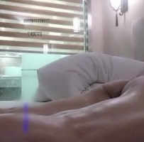 【真实女子SPA】极品少妇，胸前一对巨乳帮大哥露脸吹箫