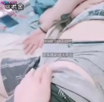 ❤️姐弟乱伦-骚姐到弟弟房间自慰勾引弟弟，骚弟忍不住掏出JB磨蹭骚逼最后狠心插入❤