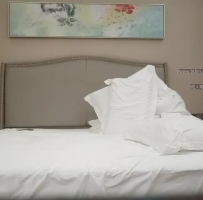 肥臀外围女，被大屌搞得太痛，打死不让正面女上，被干的面目扭曲