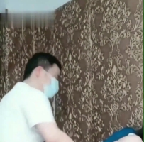 勾搭男技师_小姐姐按摩店勾搭男技师在包厢里面操她