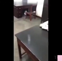 山东巨乳教师探头抓包，在学校祸害了所有班级同学的用品自慰露出
