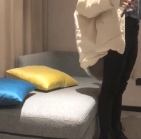 高价网约偷拍兼职小姐姐苗条多水沙发掰穴啪啪