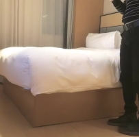 极品学妹，口交舔弄上位骑坐，翘起屁股床边后入猛操，呻吟娇喘非常诱人