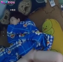 ★真实淫母禽兽儿子乱伦合集，勾引岳母裸聊，畜生儿子趁父亲不在对母亲下手★