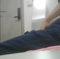 街头发廊寻宝，到人妻少妇店里啪啪，钱少服务多态度还好