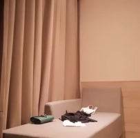 极品黑裙性感大长腿妹，舌吻调情沙发上操扶着细腰翘屁股后入