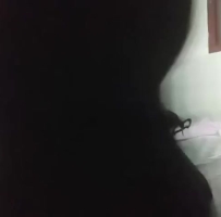 ❤️按摩店找了个大奶骚妇，随便让她口了两下鸡巴就硬到爆炸！直接把她按在床上猛干，结果直接被秒了，少妇一脸幽怨的看着他❤️